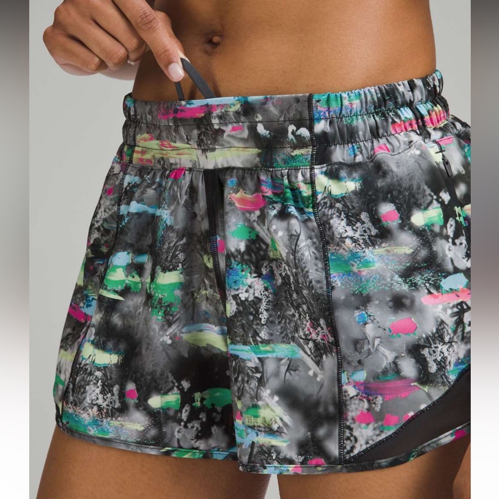 Lululemon Hotty Hot High Rise 4” Paint Drift Multi/ Graphite Grey 6